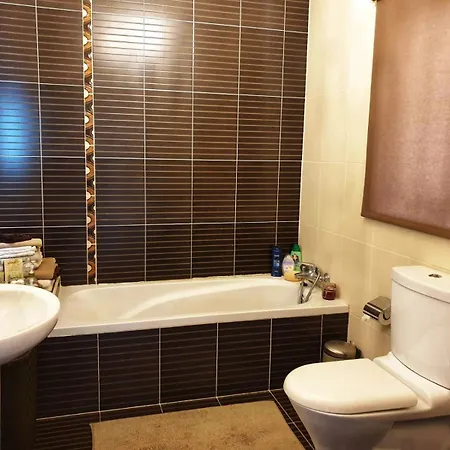 2 Bedroom Close To Centre & Seafront