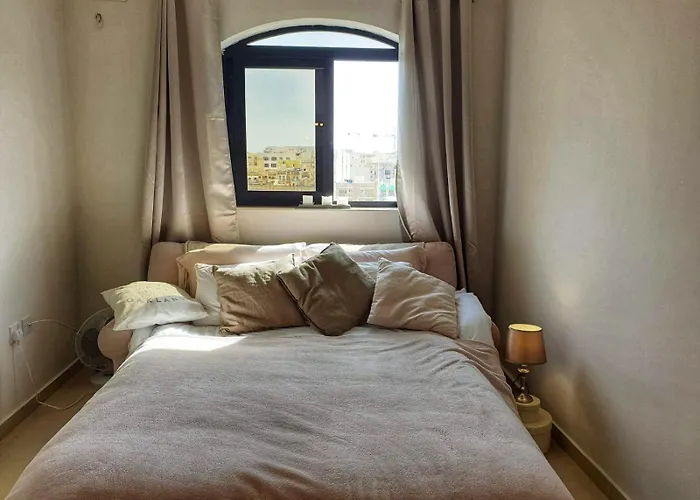 2 Bedroom Close To Centre & Seafront Appartement