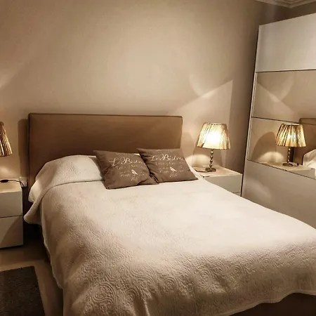 2 Bedroom Close To Centre & Seafront Сент-Полс-Бей
